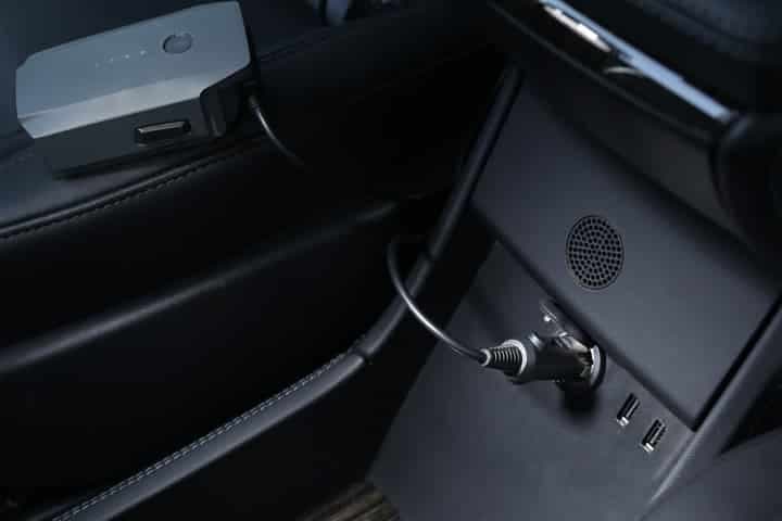 Chargeur branché sur un allume cigare